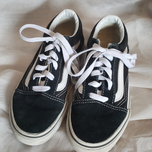 size 2 white vans